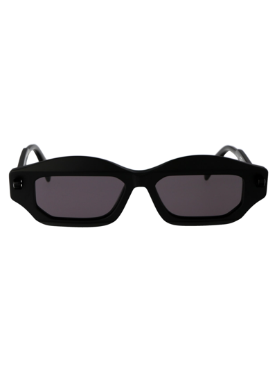 Kuboraum Black Q6 Sunglasses In Bmm 2grey