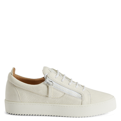 Giuseppe Zanotti Frankie In White