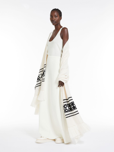 Max Mara Large Wool And Cashmere Scarf In Ivory