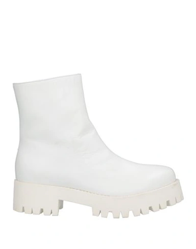 Société Anonyme Woman Ankle Boots White Size 7 Soft Leather