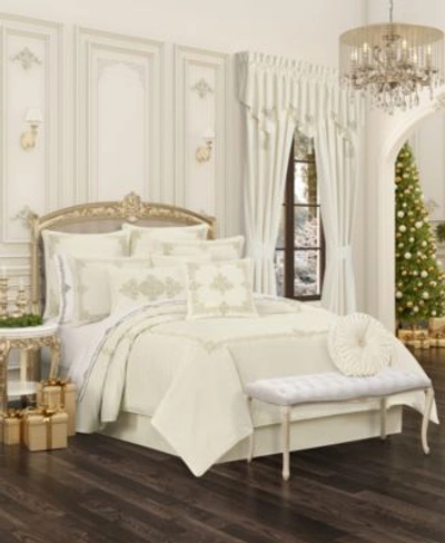 J Queen New York Noelle Duvet Cover Sets In Winter White