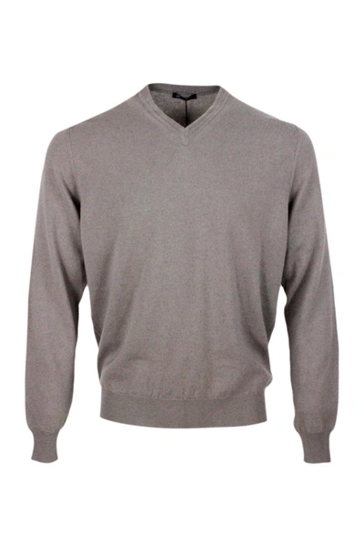Colombo Long-sleeved V-neck Sweater In Fine 2-ply 100% Kid Cashmere With Special Processing On The Edge Of T In Light Brown
