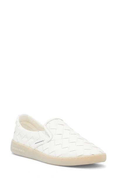Bottega Veneta Sawyer Intrecciato Leather Low-top Sneakers In White