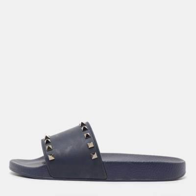 Pre-owned Valentino Garavani Dark Blue Rubber Rockstud Pool Slide Flats Size 40