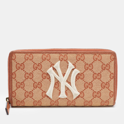 Pre-owned Gucci Beige Gg Canvas New York Yankees Continental Wallet