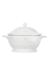 Juliska Berry & Thread Ceramic Casserole Dish With Lid In Whitewash