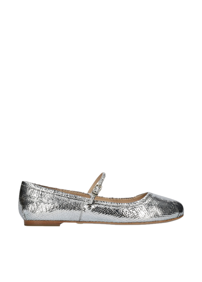 Lola Cruz Shoes Freya Ballet Flat In Silver