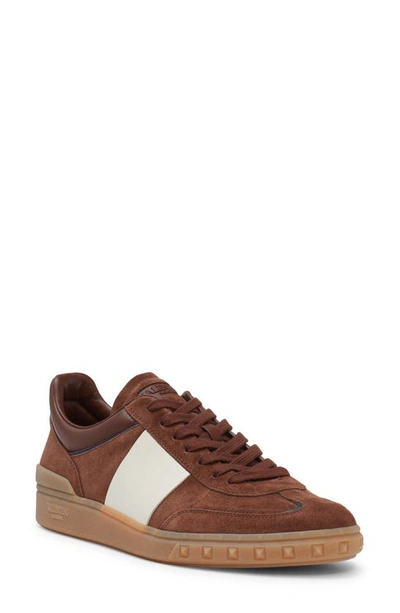 Valentino Garavani Highline Low Top Sneaker In Chocolate Brown-cb/ivory-grigio-wor