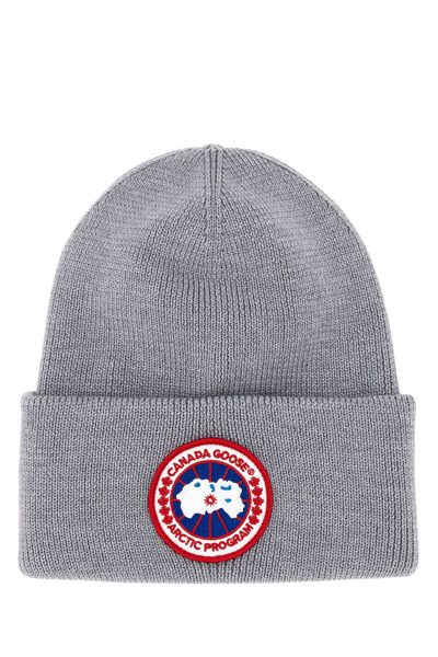 Canada Goose Logo Patch Ribbed Knit Beanie In Grey
