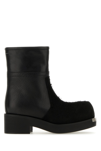 Mm6 Maison Margiela Round Toe Ankle Boots In Black