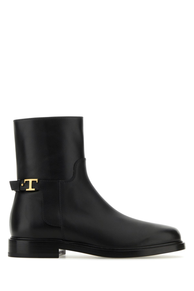 Tod's Round Toe Leather Ankle Boots In Black