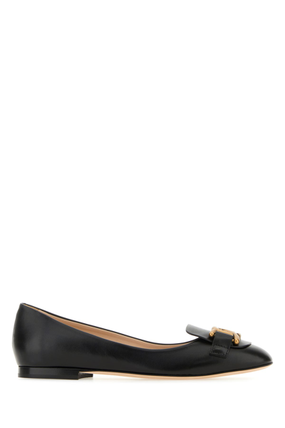 Tod's Leather Ballet Flats With T Chain And Buckle Detail