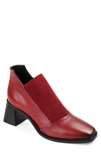 Journee Signature Stylla Pump In Red