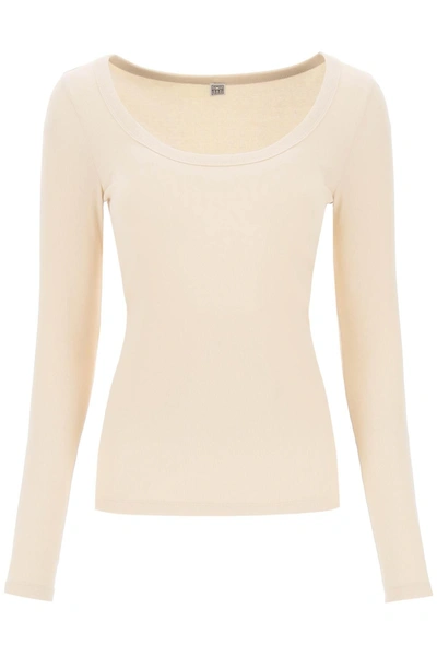 Totême Scoop Neck Long Sleeve Rib Top In Beige