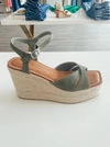 CHINESE LAUNDRY NIAMH WEDGE IN GREY