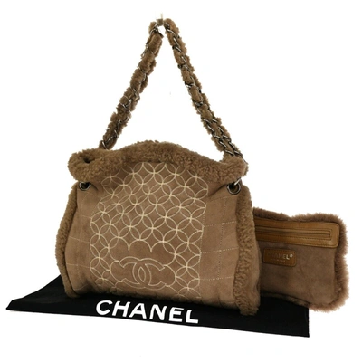 Pre-owned Chanel Cabas Suede Handbag () In Beige