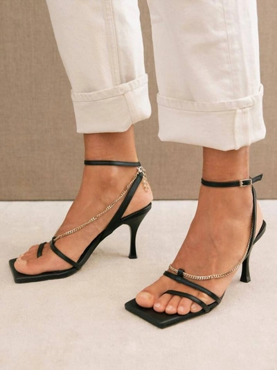 Alohas Straps Chain Leather Sandals In Black