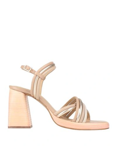 Emanuélle Vee Woman Sandals Cream Size 8 Soft Leather In Pink