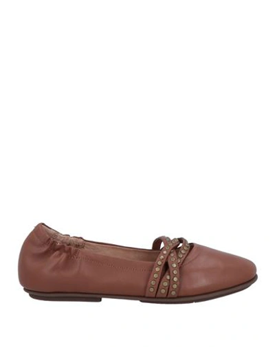 Fitflop Ballet Flats In Brown