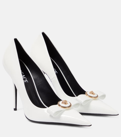 Versace 110mm Gianni Ribbon Leather Pumps In White