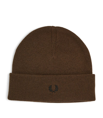 Fred Perry Wool-blend Logo Beanie In Brown