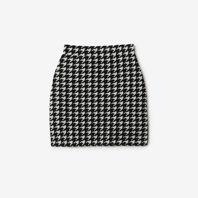 Burberry Houndstooth Nylon Blend Mini Skirt In Black