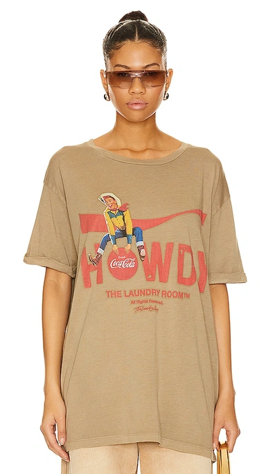 The Laundry Room Howdy Coke Oversized Tee In Camel Gold