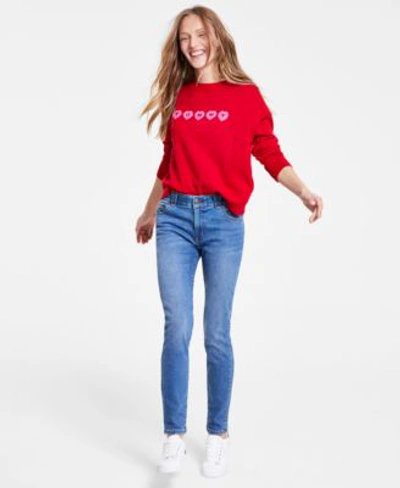 Tommy Hilfiger Womens Heart Sweater Th Flex Waverly Skinny Jeans In Chesapeake Wash