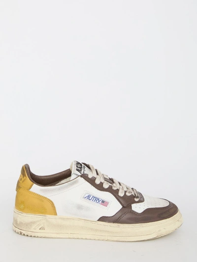 Autry Medalist Low Super Vintage Sneakers In White