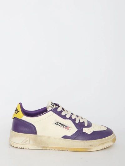 Autry Medalist Low Super Vintage Sneakers In Purple,white