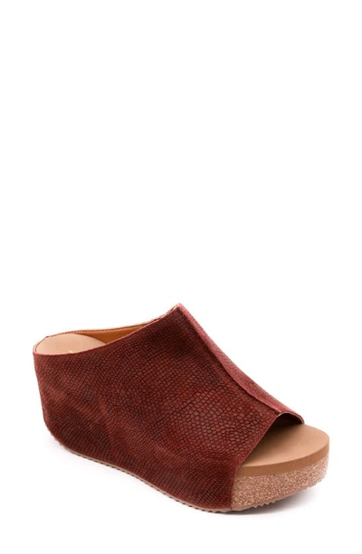 Volatile Carrier Platform Wedge Sandal In Oxblood Emboss