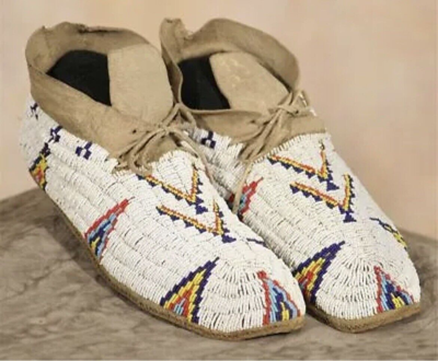 Pre-owned Handmade Powwow Style Leather  Beaded Hand Stitched Moccasins Mcn102 In Beige