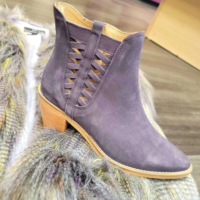Bueno Veronika Ankle Boot In Violet In Purple