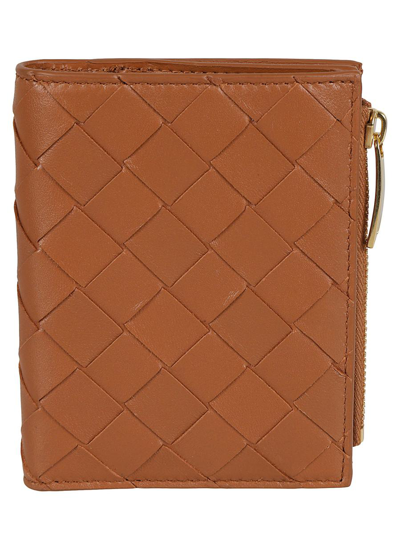 Bottega Veneta Woven Bi-fold Wallet In Wood-gold