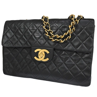 Pre-owned Chanel Jumbo Leather Shoulder Bag () In Black