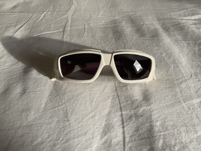 Pre-owned Rick Owens Fw19 Larry "rick" Sunglasses In Cream/black