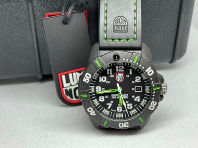 Pre-owned Luminox Coronado Black And Green Dial Navy Seal Xs.3037 Series Watch