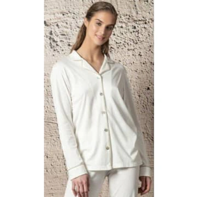 Iora 23504 Pyjama In Winter White With Gold Trim
