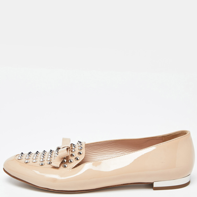 Pre-owned Miu Miu Beige Patent Leather Bow Spiked Flats Size 36.5