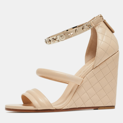 Pre-owned Chanel Beige Quilted Leather Charm Embellished Ankle Cuff Wedge Sandals Size 39