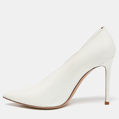 Pre-owned Gianvito Rossi White Patent Leather And Pvc Deela Pointed Toe Pumps Size 37.5