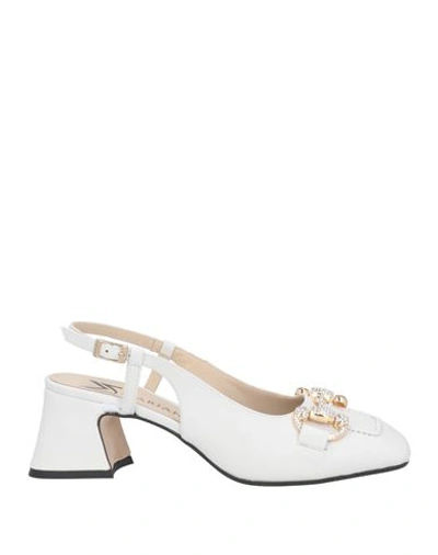 Marian Woman Pumps Off White Size 11 Leather