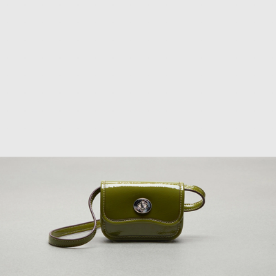 【COACH】Wavy Wallet With Crossbody Strap Wavy Wallet In Coachtopia Leather | Coachtopia ™