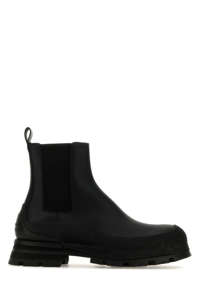 Alexander Mcqueen Man Black Leather Chelsea Wander Ankle Boots