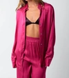OLIVACEOUS CHASE SATIN BUTTON DOWN BLOUSE IN FUSCHIA