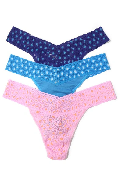 Hanky Panky Assorted Thongs In Nlsb/ Lblw/ Pnor