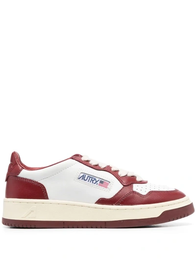 Autry Women Medalist Low Leather Sneakers In Wb35 Wht/syrah