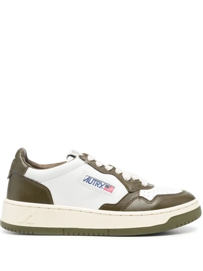 Autry Women Medalist Low Leather Trainers In Wb33 Wht/olive