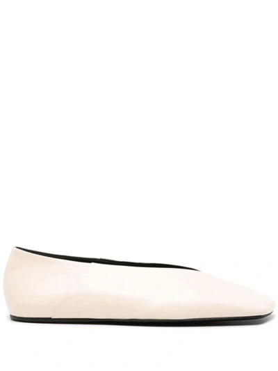 Jil Sander Knotted Leather Ballerina Shoes In Champagne/black