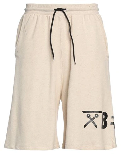 Berna Man Shorts & Bermuda Shorts Beige Size 2 Cotton